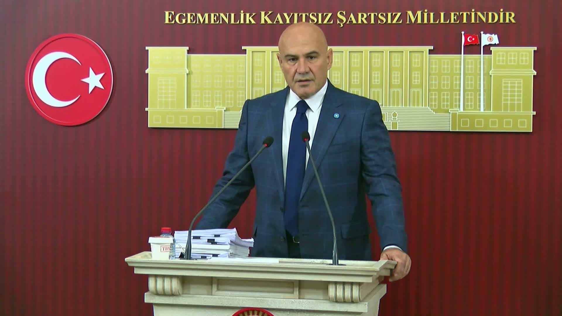 Turhan Çömez'den fon soruşturması tepkisi: "Fonculara, talancılara ve soygunculara var ama millete yok öyle mi?"