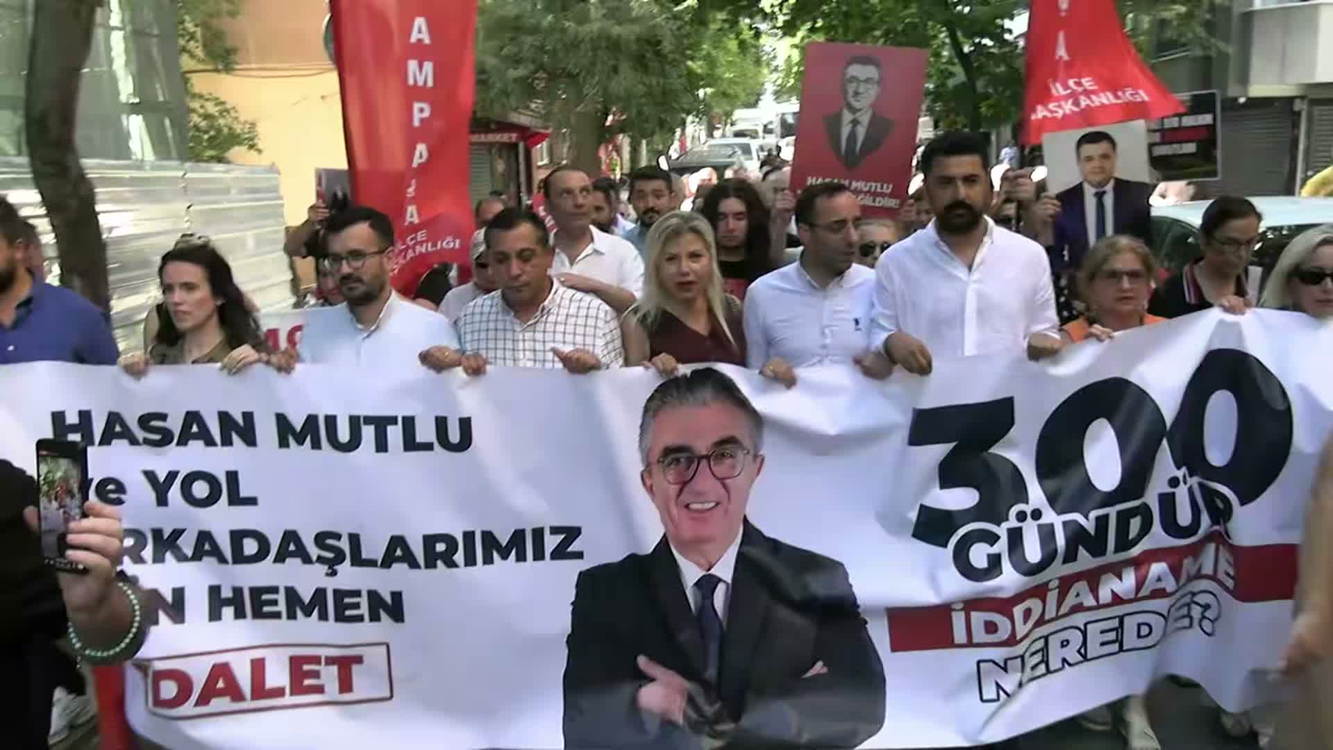 Bayrampaşa Belediye Başkanı Hasan Mutlu'nun tutukluluğunun 300. gününde "Adalet Yürüyüşü" düzenlendi