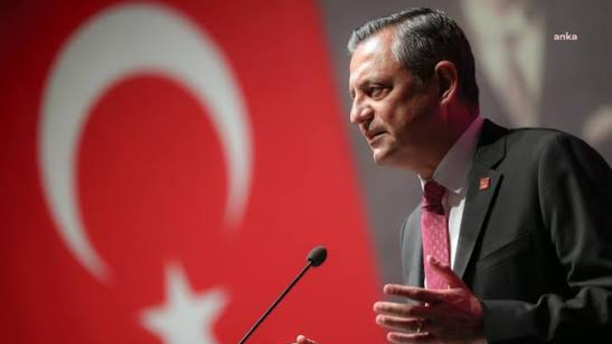 Özgür Özel: Üyelik sistemimiz açılmıştır, herkesi YENİ Parti'ye üye olmaya davet ediyoruz