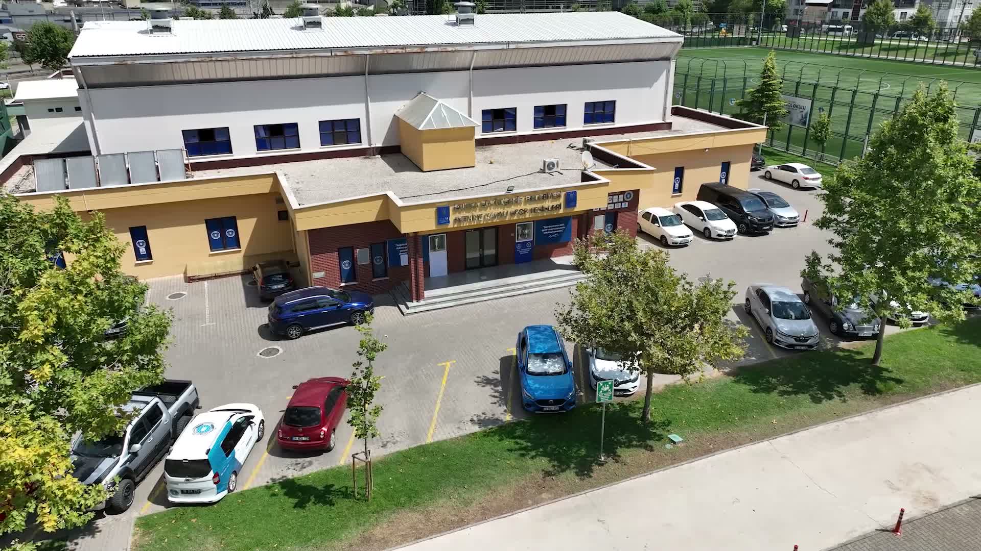 Bursa Büyükşehir Belediyesi Başkan Vekili Biba'dan Yaz Spor Okulları’na ziyaret