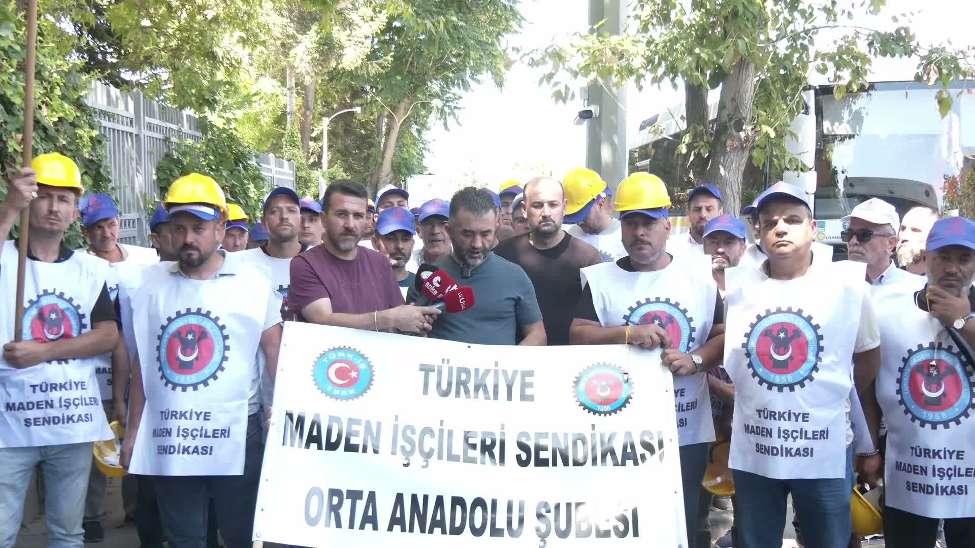 Doruk Madencilik işçileri,  Enerji ve Tabii Kaynaklar Bakanlığı önünde: "Protokolde yazılanlar ödeninceye kadar Ankara'dan ayrılmayacağız"