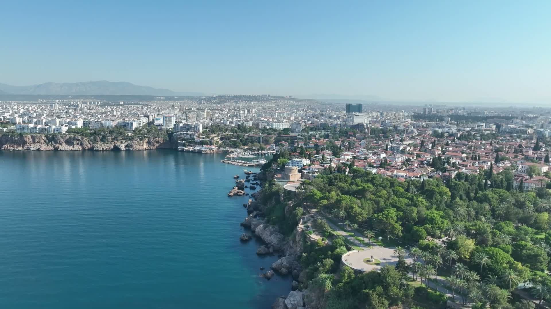 Antalyalılar güne spor yaparak başlıyor