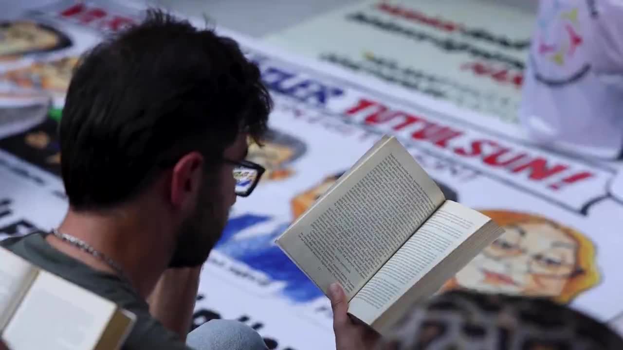 Hatimoğulları'ndan açlık grevindeki öğretmenlere destek ziyareti