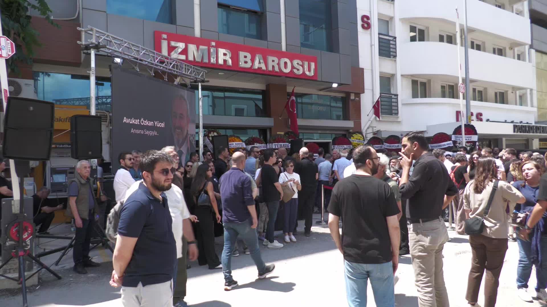 Eski İzmir Barosu Başkanı Özkan Yücel son yolculuğuna uğurlandı