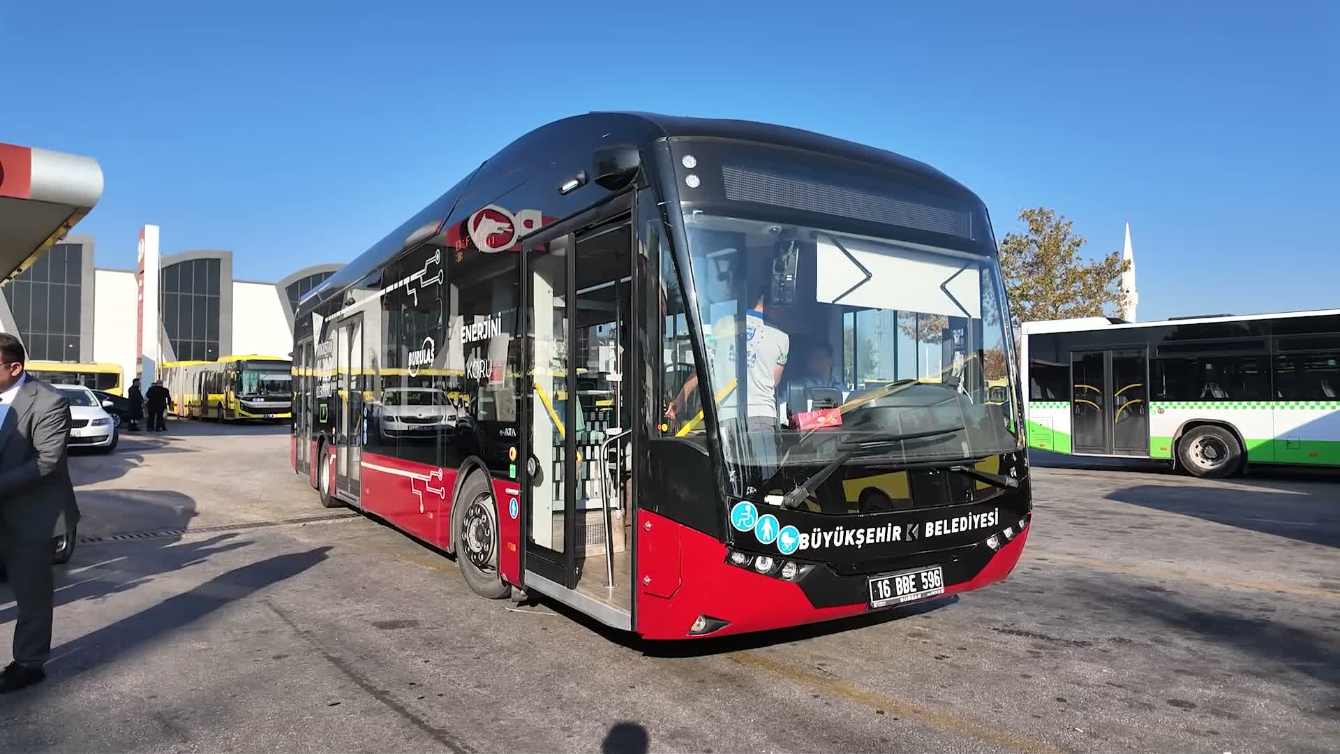 Bursa Büyükşehir Belediyesi, otobüs filosunda elektrikli araç dönüşümünü başlattı
