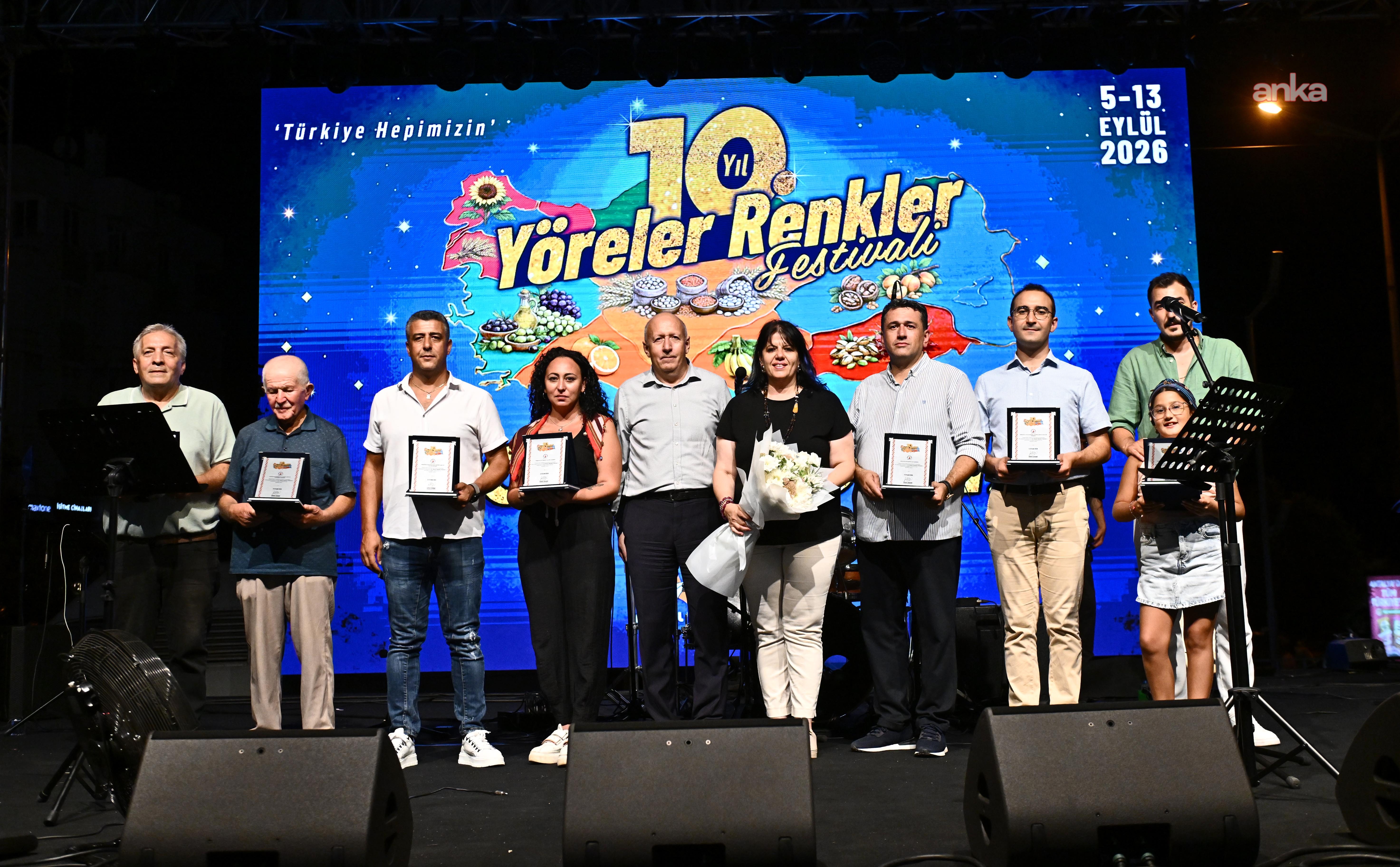 Muratpaşa'da Yöreler Renkler Festivali, "Karadeniz Gecesi" ile devam etti