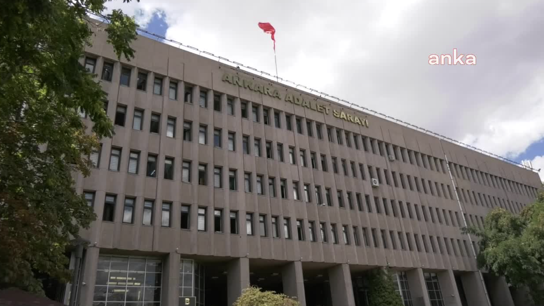 FETÖ firarisi Cevheri Güven'e bilgi sızdırma davası... 3 emniyet mensubu beraat etti
