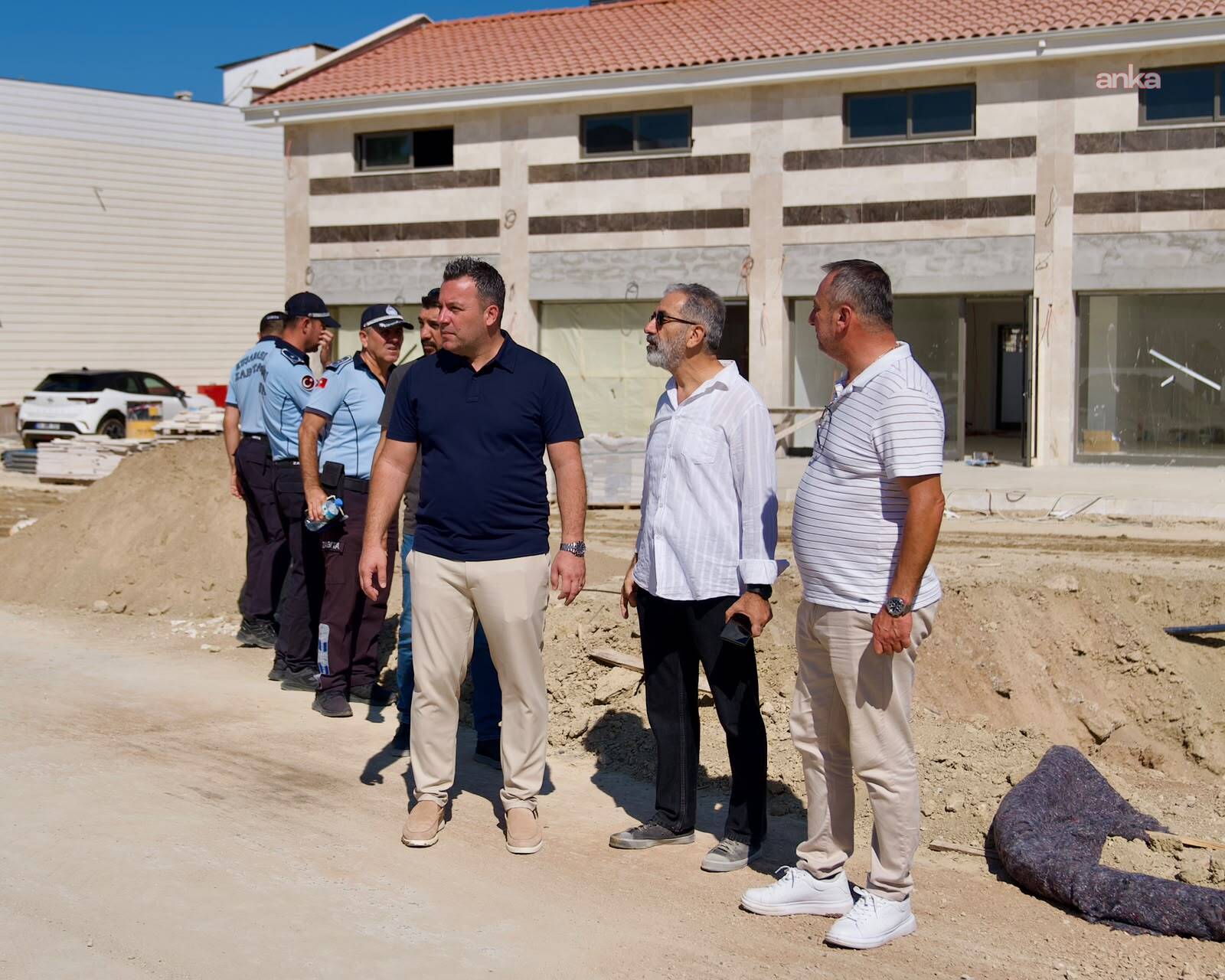 Kuşadası Lütfi Suyolcu Kent Meydanı projesinin yüzde 95'i tamamlandı
