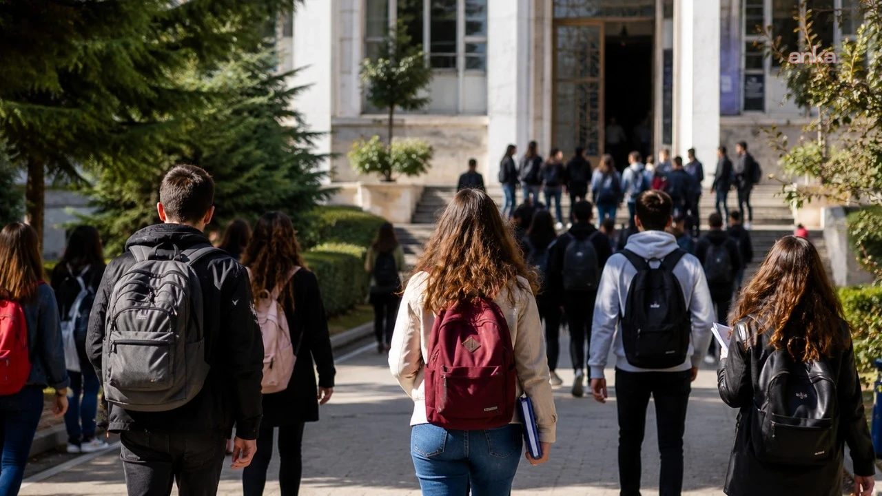 YÖK: İran’daki internet ve iletişim sorunları nedeniyle öğrenim ücretini zamanında ödeyemeyen öğrencilere ek süre tanınacak