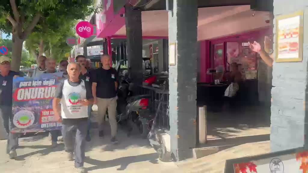 Tüm Emeklilerin Sendikası üyeleri Ortaca'da basın açıklaması yaptı: Yarından korkmadan yaşamak istiyoruz
