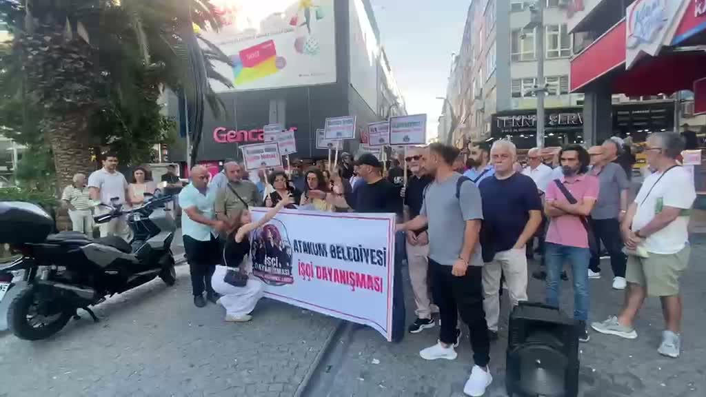 Atakum Belediyesi işçileri, ödenmeyen ücretleri nedeniyle Genel-İş Sendikası'nı protesto etti