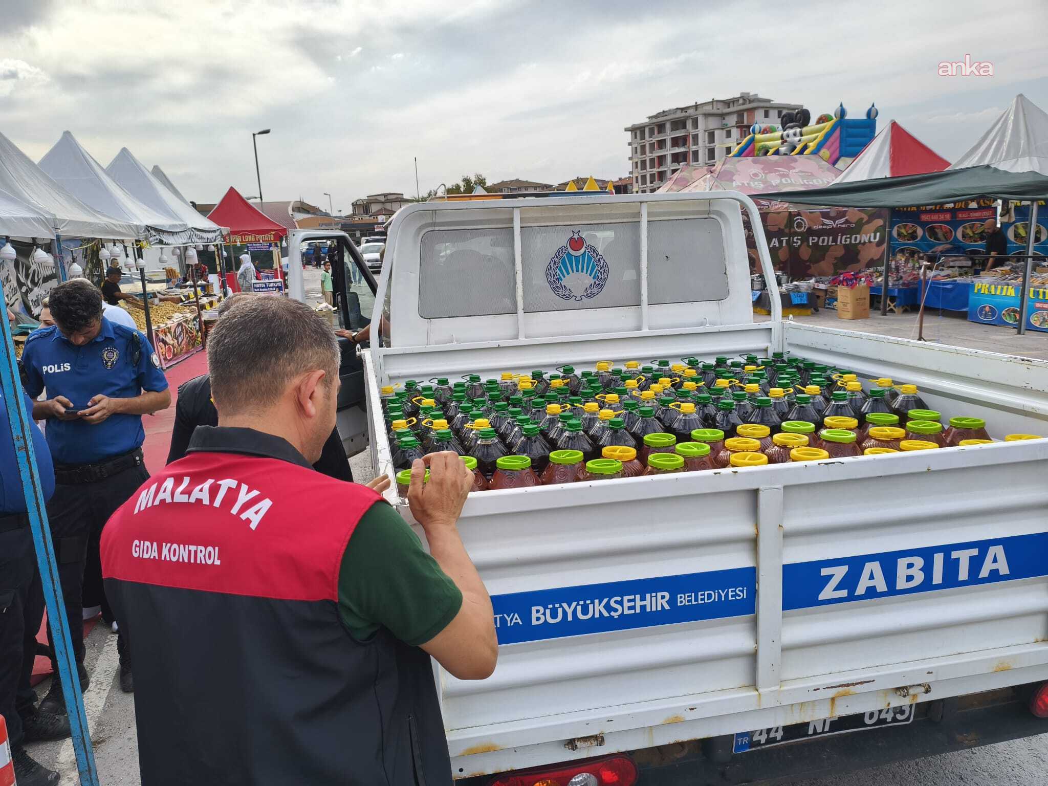 Malatya'daki yöresel fuarda gıda denetimi: Yüzlerce kilo ürüne imha edilmek üzere el konuldu