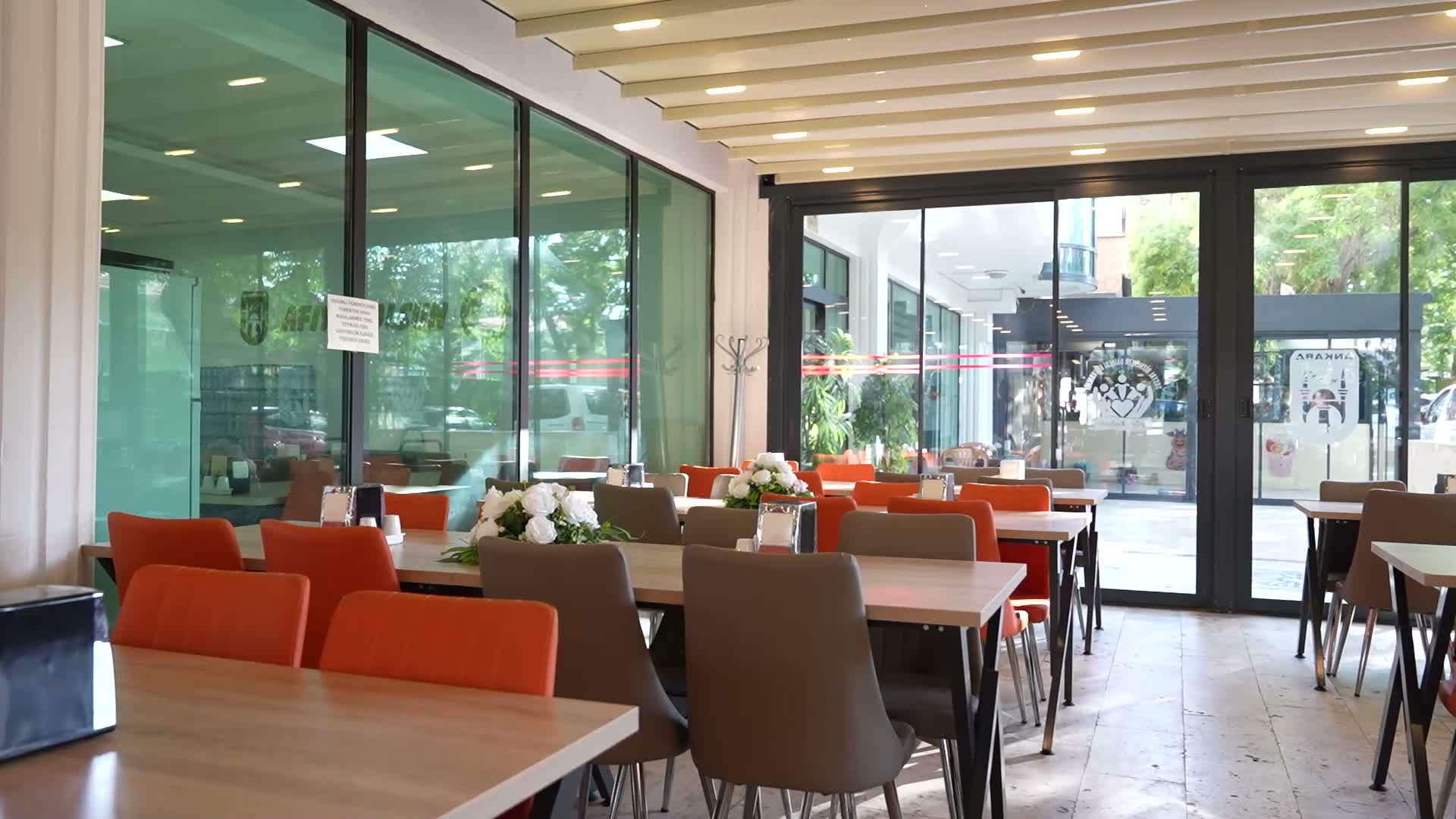 Başkentte Gençlik Sofraları yeni eğitim yılına hazır.... Mansur Yavaş: "Ne demiştik; üniversite Ankara’da okunur"