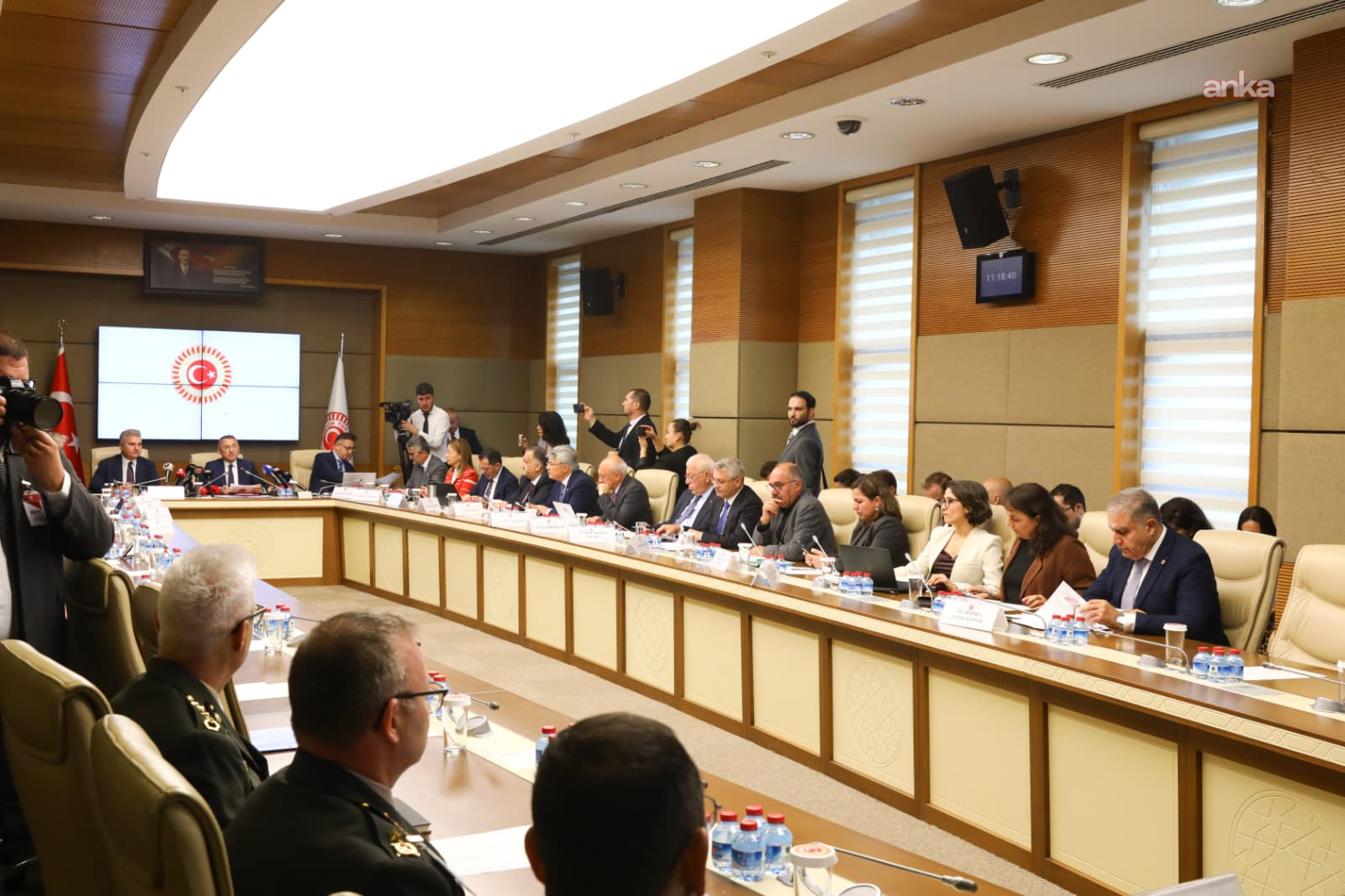 Mekke Anlaşması Dışişleri Komisyonu'nda... Utku Çakırözer: Ne işimiz var Yemen çöllerinde?