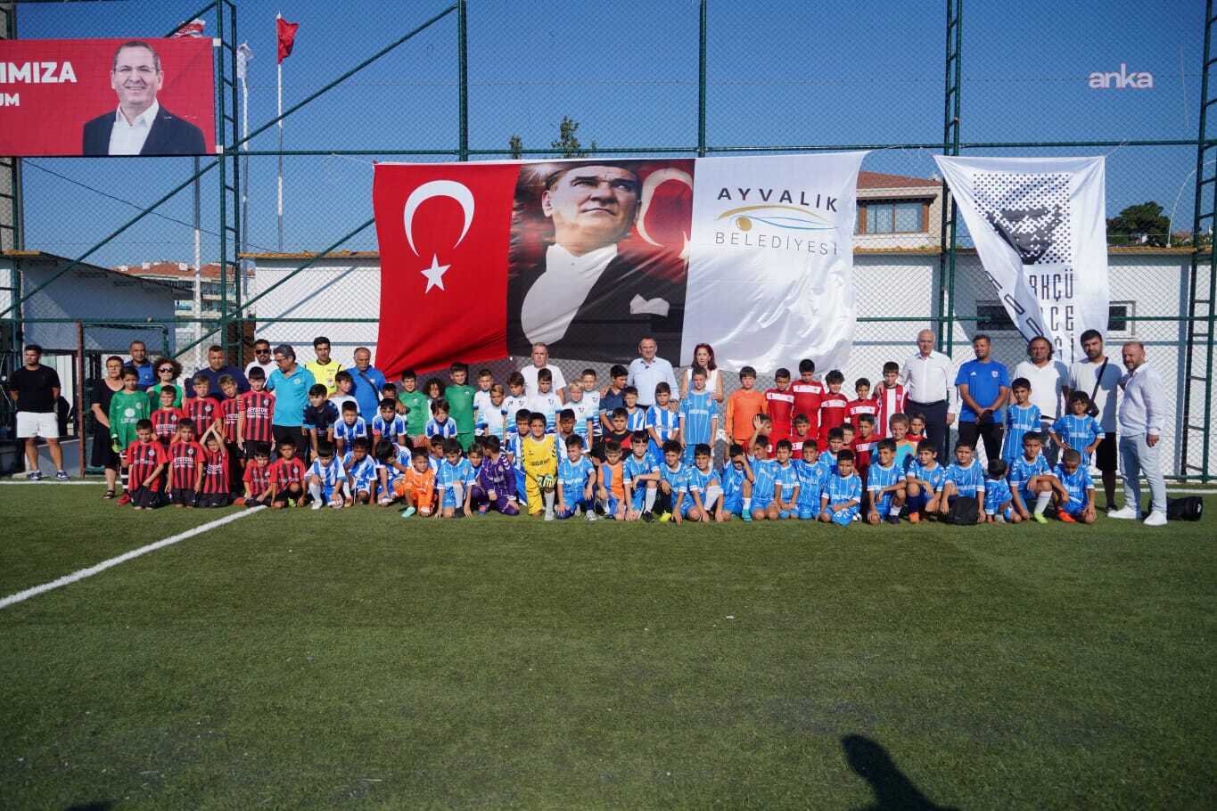 Ayvalık’ta 30 Ağustos Atatürk Kupası Futbol Turnuvası başladı