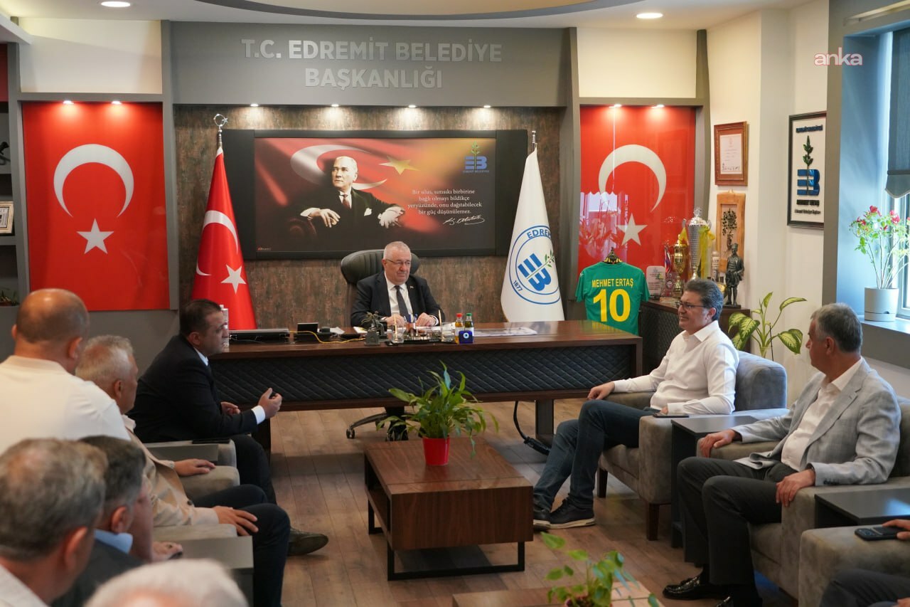 Edremit Belediyesi’nde geleneksel bayramlaşma programı