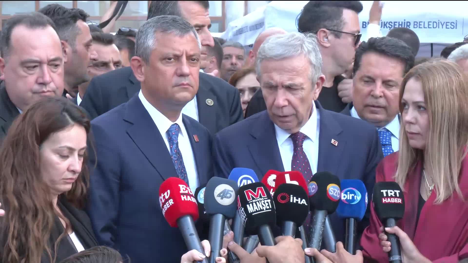 Ferdi Zeyrek vefatının birinci yılında Manisa’da a