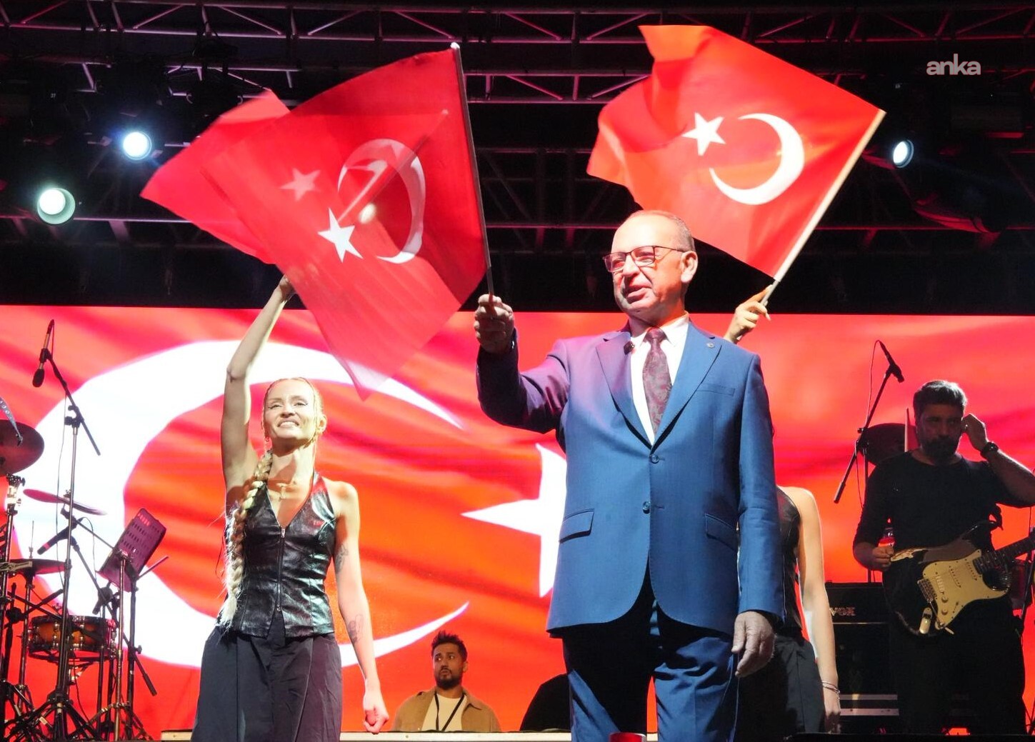 Turgutlu Belediye Başkanı Akın: "Cumhuriyetimize sahip çıkmak, bizlere kazandırdığı değerleri yaşatmaktır"