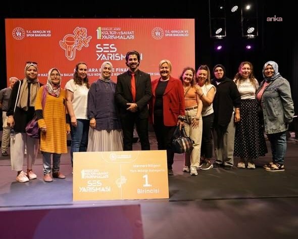Edremitli Türk halk müziği sanatçısı Diren Aydın, Türkiye finallerinde