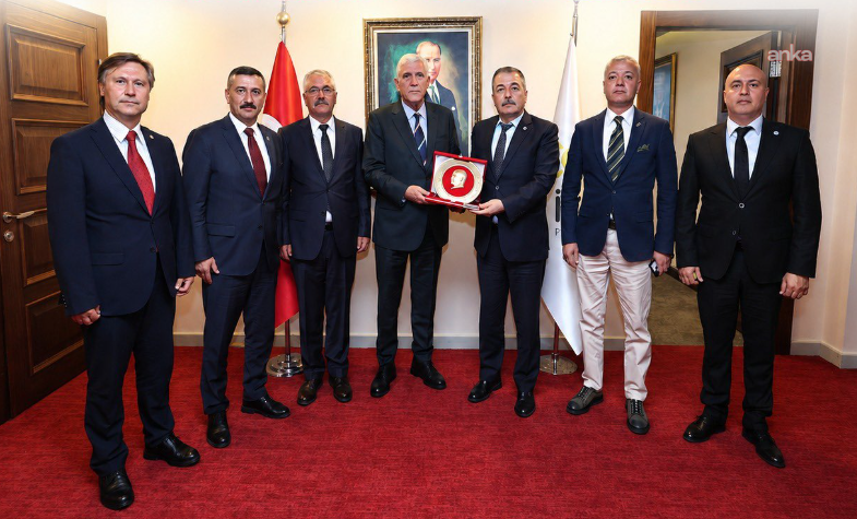 Kamu-İş heyetinden İYİ Parti Genel Başkanı Dervişoğlu'na ziyaret