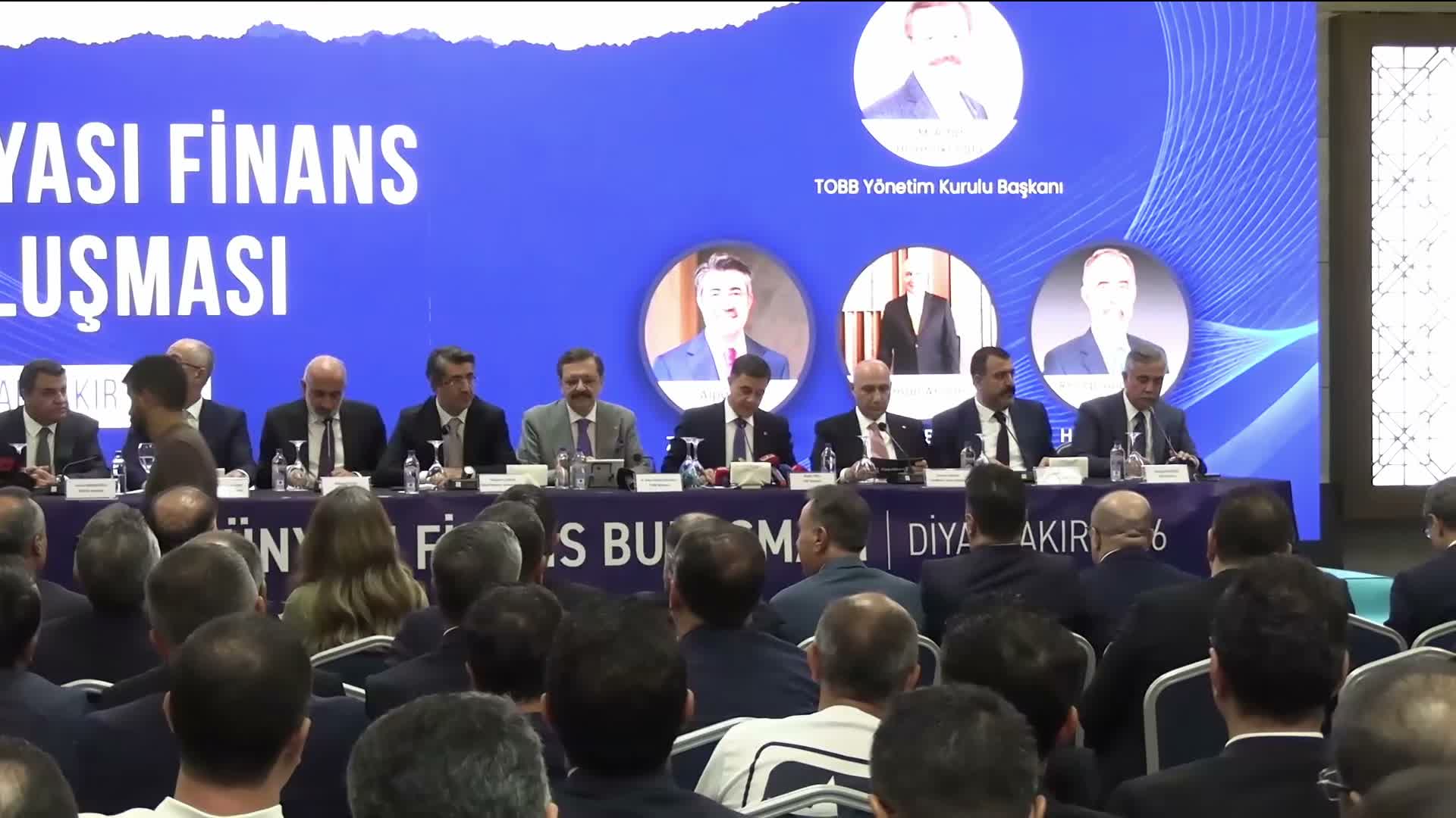 Diyarbakır’da İş Dünyası Finans Buluşması… İş dünyası temsilcileri: “Bölgeye yatırım, kalıcı barış açısından kritik önemde”