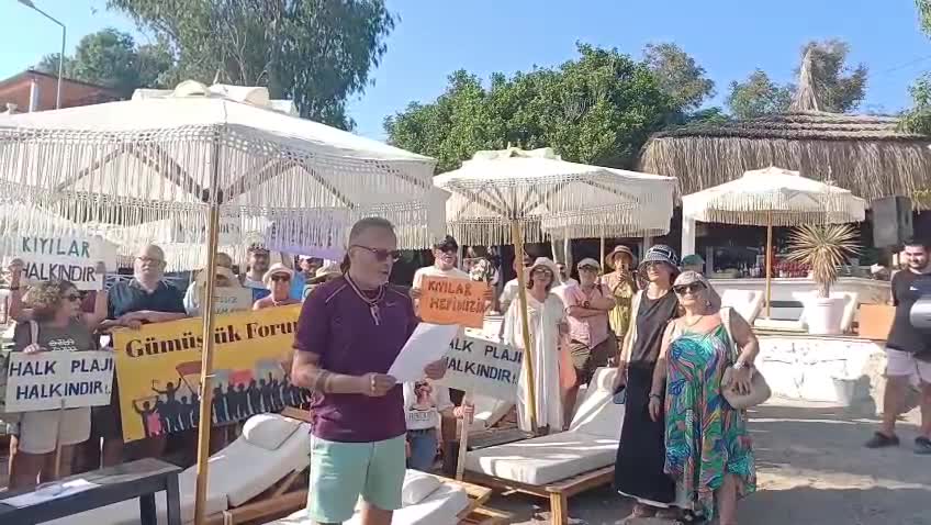 Gümüşlük Forumu üyelerinden kıyılara serbestçe erişimi engelleyen işletmelere protesto