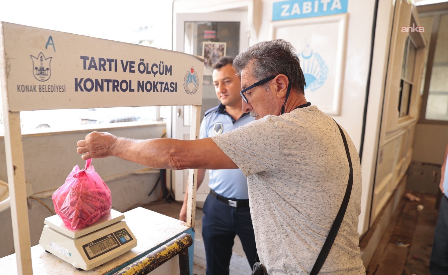 Konak’ın pazar yerlerinde güvenli alışveriş