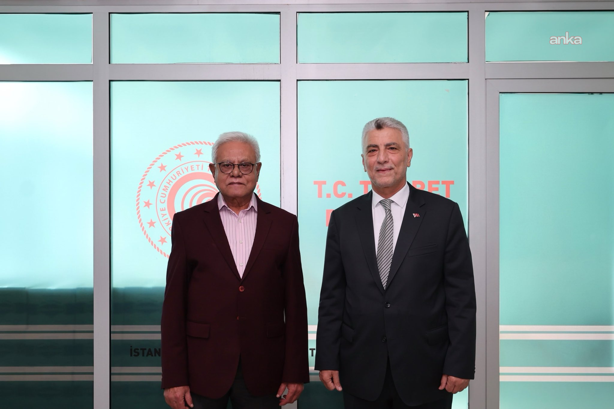 Ticaret Bakanı Bolat, Pakistan'ın Ankara Büyükelçisi Junaid ile görüştü