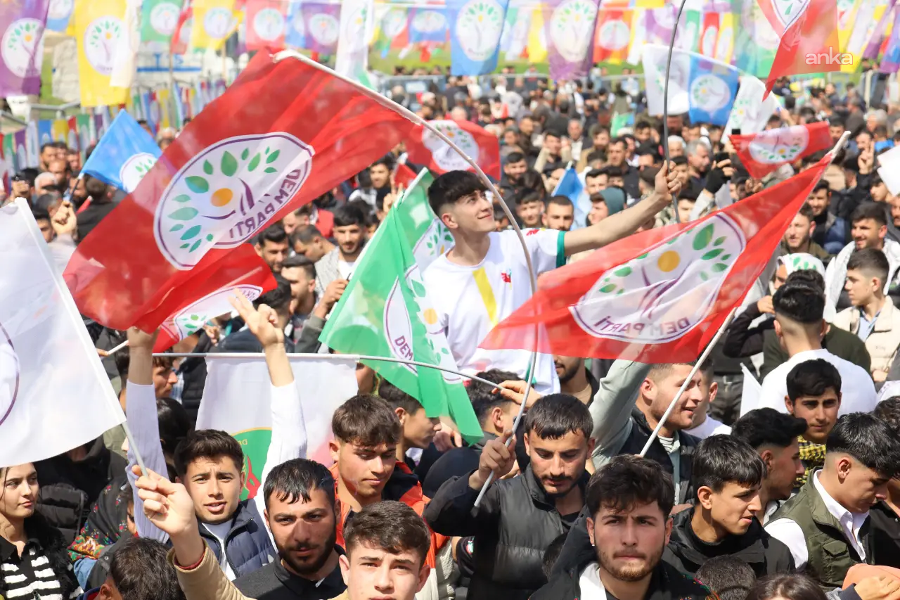 DEM Partili belediyelerden Çevre, Şehircilik ve İklim Değişikliği Bakanlığı'na "dil" başvurusu