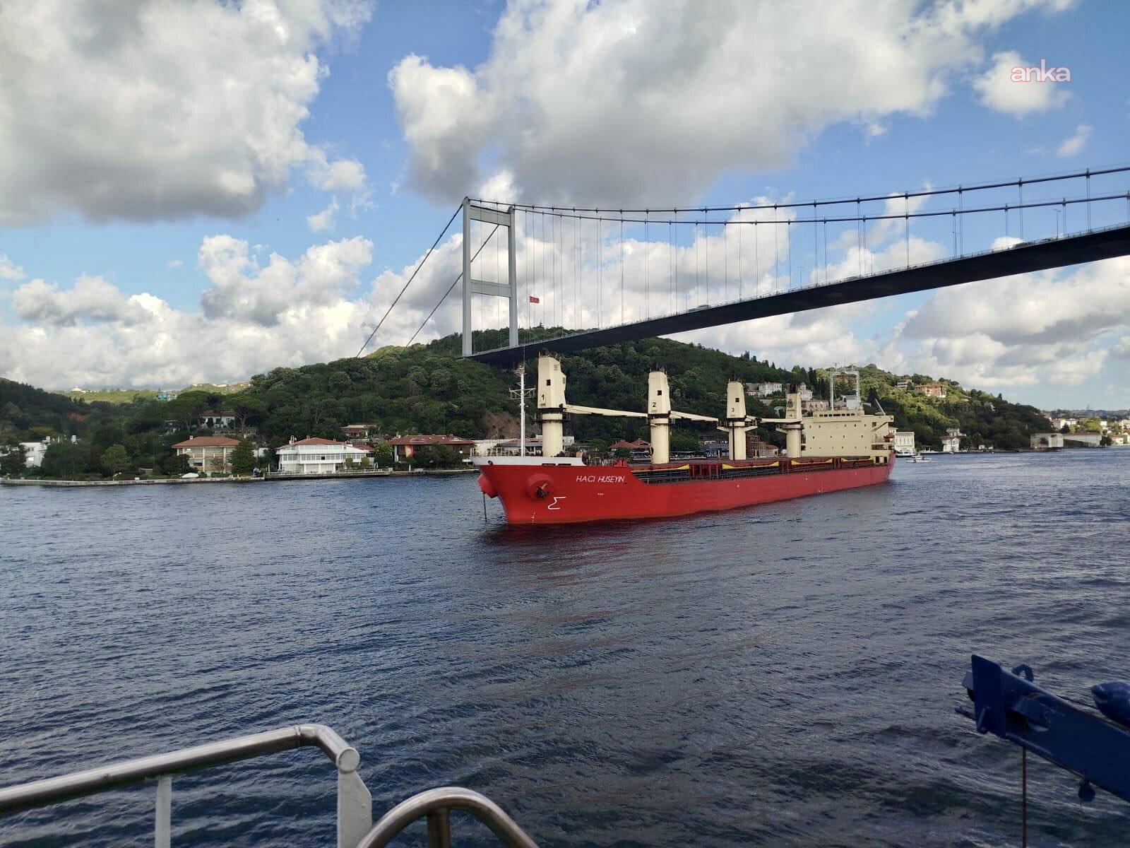 Gemi arızası nedeniyle İstanbul Boğazı'nda trafik çift taraflı askıya alındı
