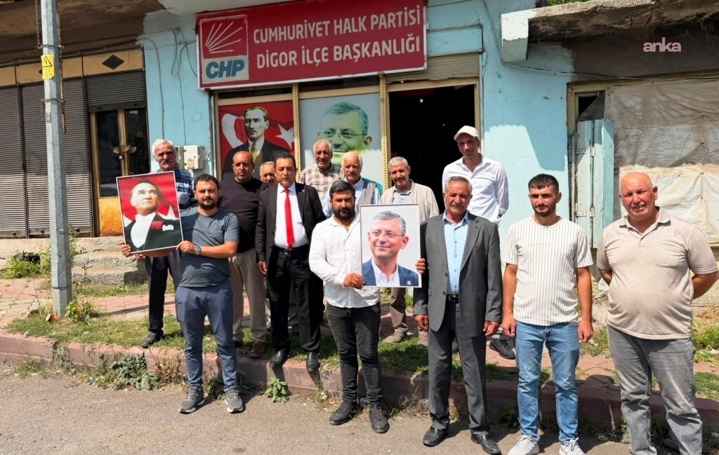 CHP Digor İlçe Teşkilatı partilerinden istifa ederek YENİ Parti'ye katıldı