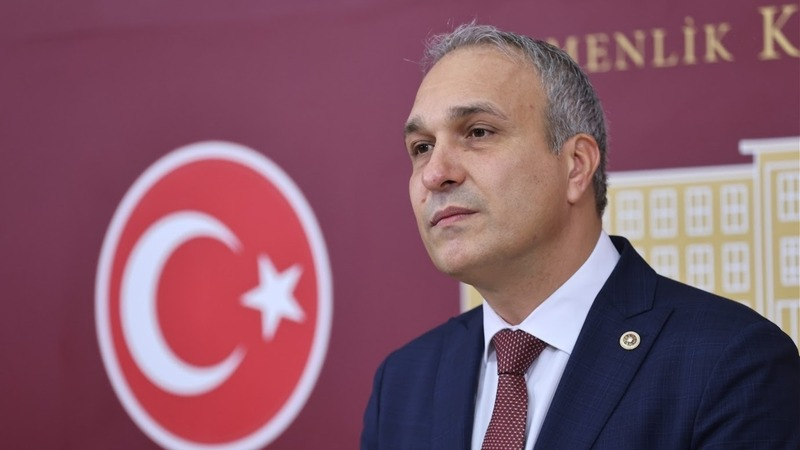 YENİ Partili Özçağdaş'tan tüm eğitim çalışanları için bir maaş tutarında hazırlık ödeneği teklifi