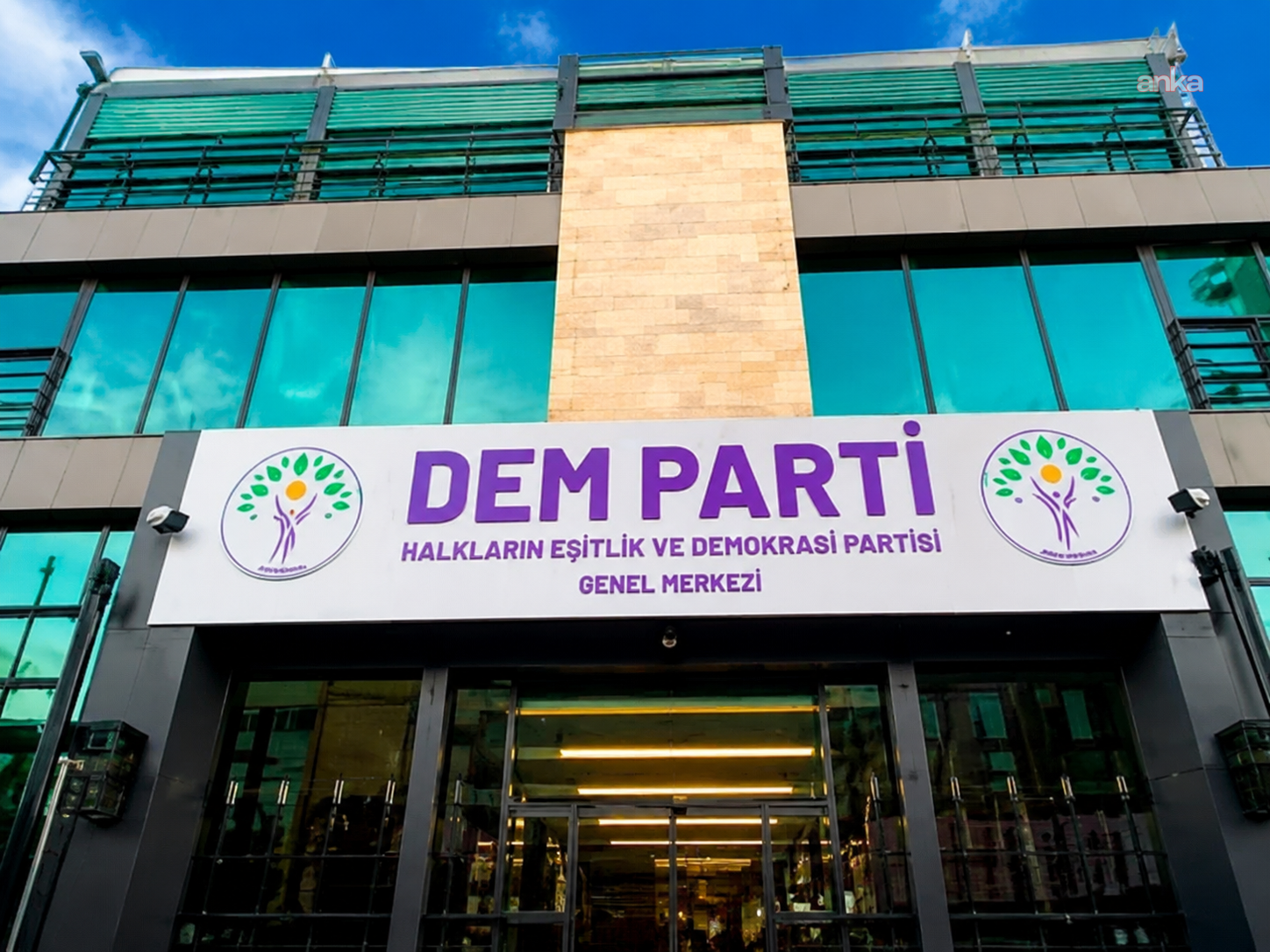 DEM Parti: Gazeteci Kemal Öztürk’ün Nusayrileri hedef alan sözlerine ilişkin derhal soruşturma açılmalı