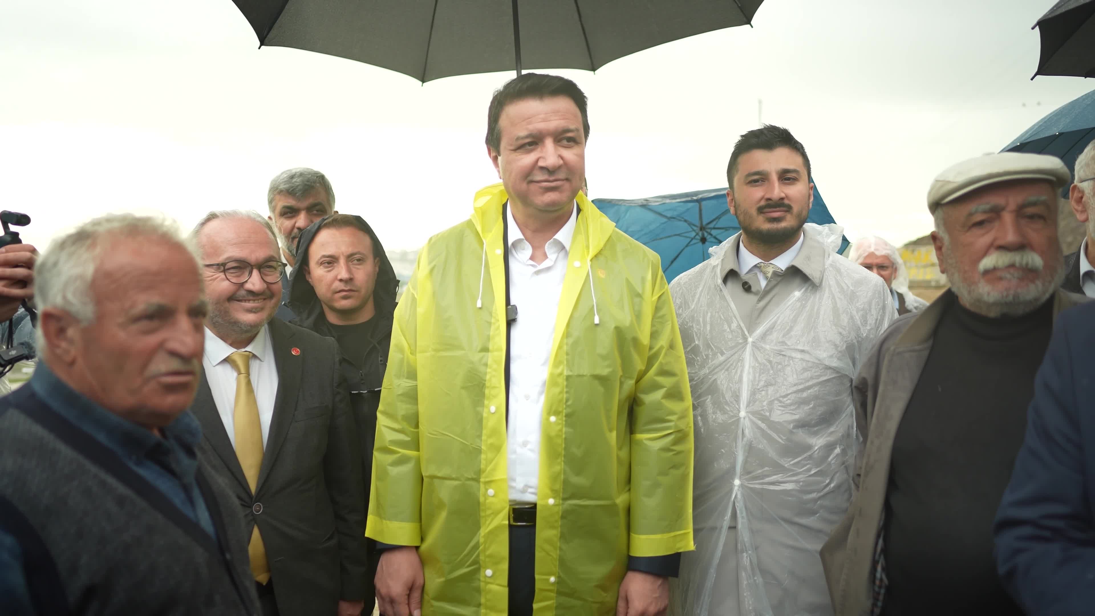 Saadet Partisi Genel Başkanı Arıkan kurban pazarını ziyaret etti