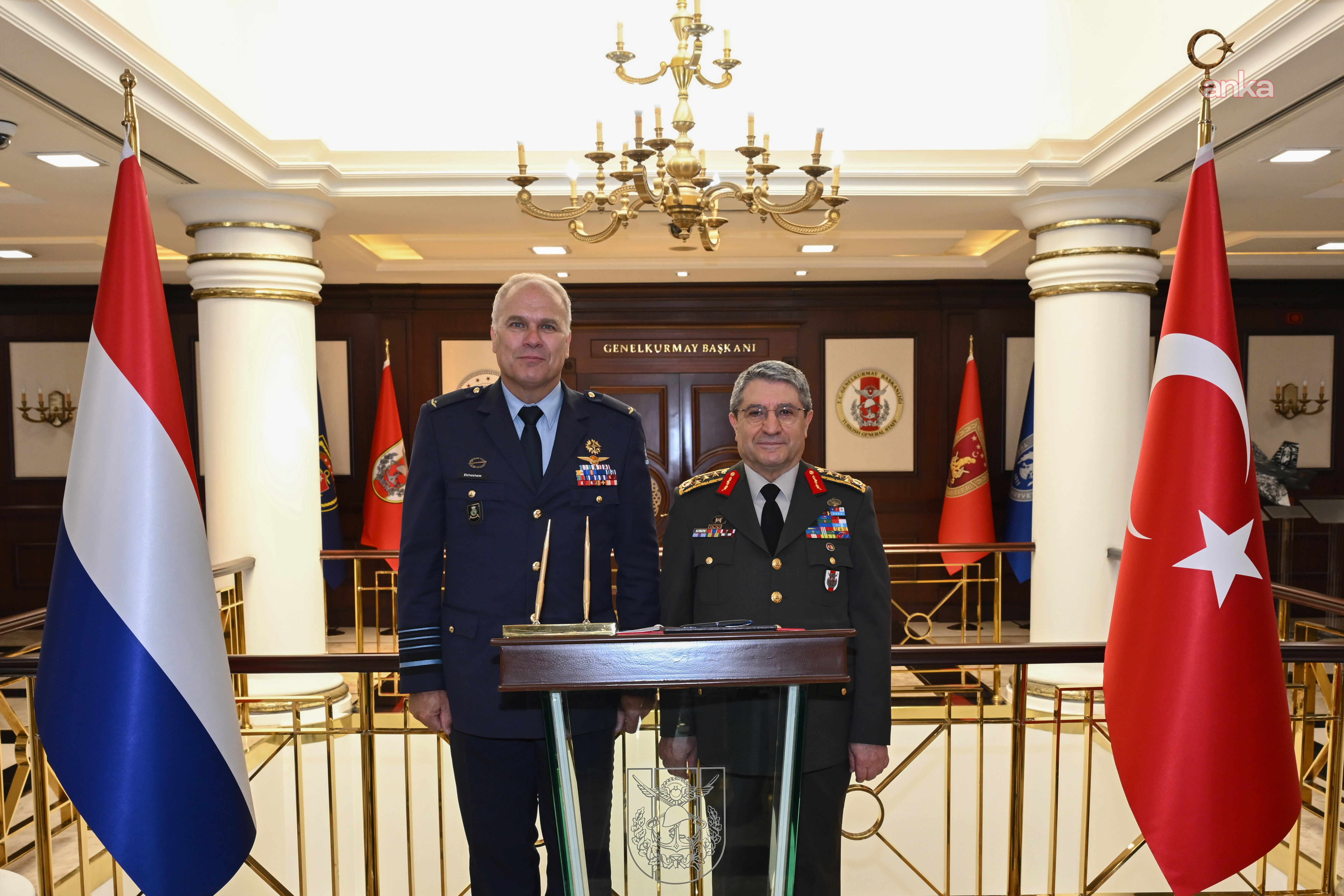 Genelkurmay Başkanı Orgeneral Bayraktaroğlu, Hollandalı mevkidaşı Orgeneral Eichelsheim ile görüştü
