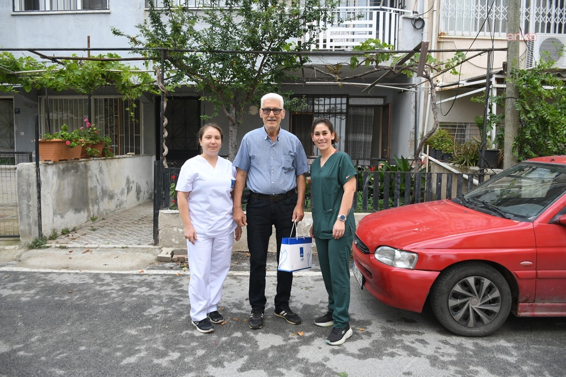 Kuşadası Belediyesi Evde Bakım Birimi’nden Babalar Günü ziyaretleri