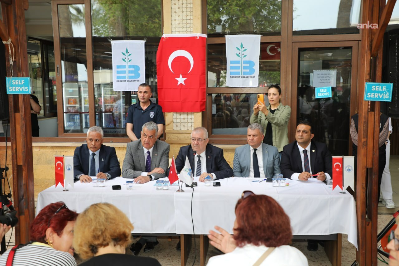 Edremit Belediye Başkanı Ertaş, Altınoluk’ta vatandaşlarla buluştu