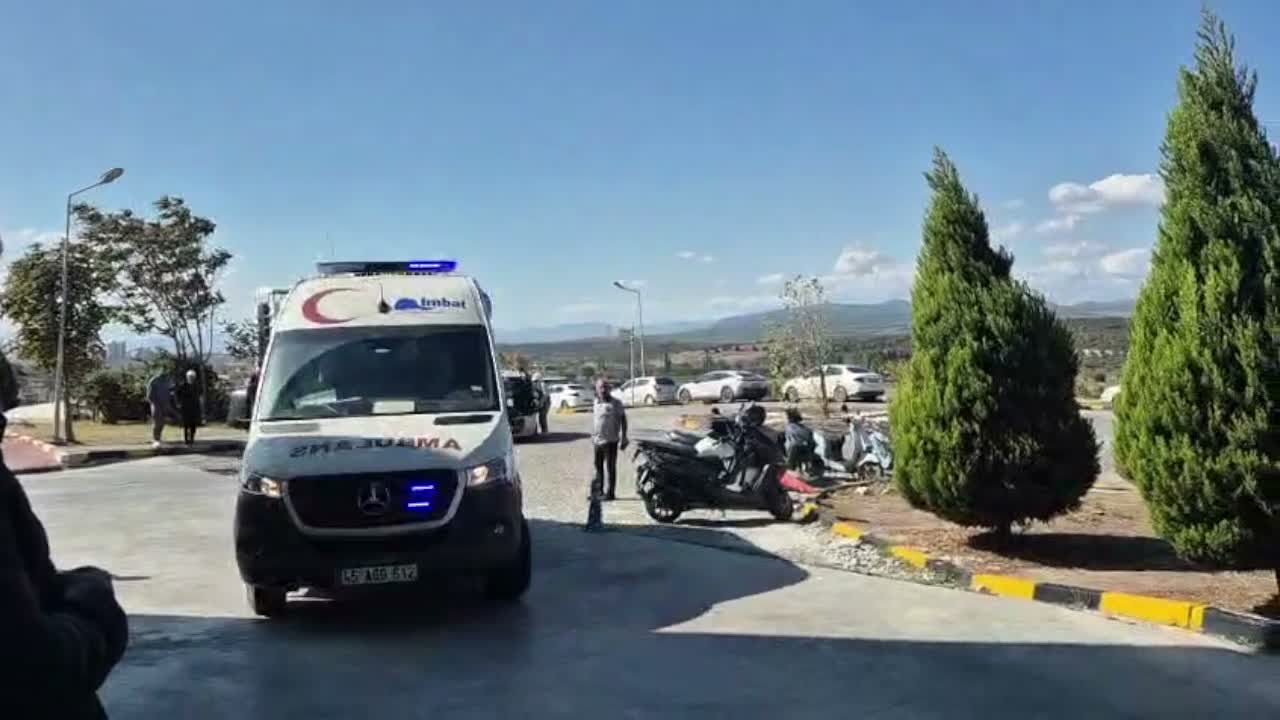 Soma’da maden ocağında göçük... Göçükten çıkarılan madenciler Soma Devlet Hastanesi’ne sevk edildi