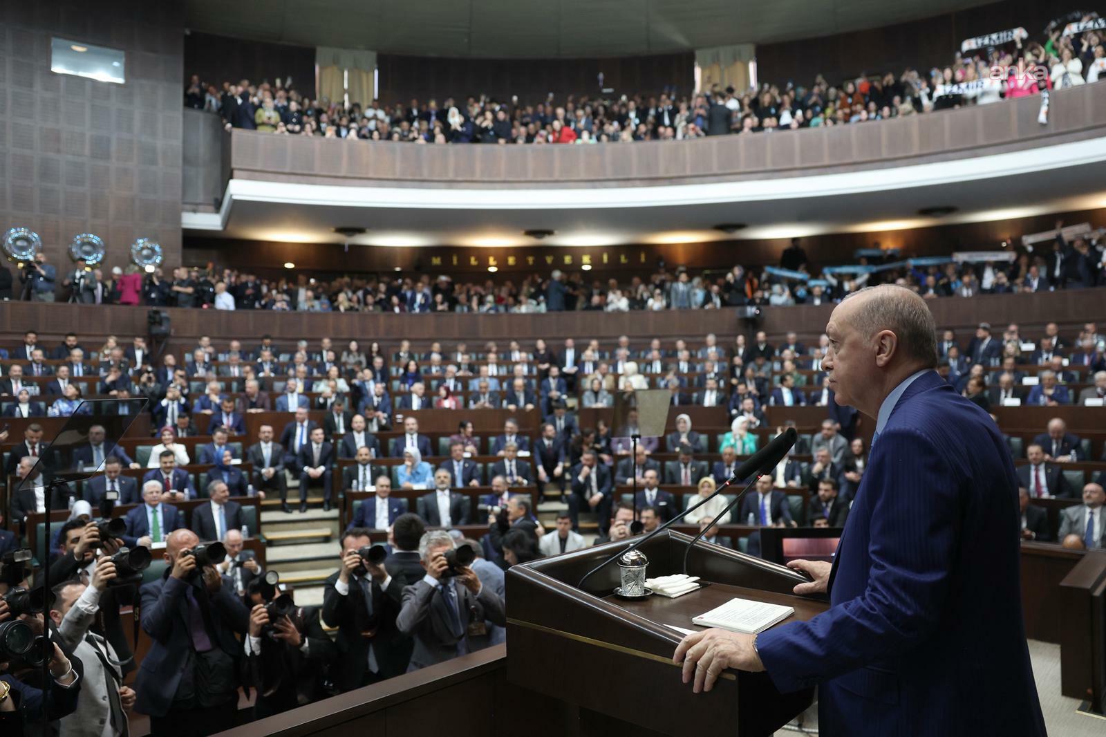 AK Parti, TBMM'deki grup toplantısı için yeni kurallar belirledi... Bakanlardan basına beyanat ve röportaj vermemeleri istendi