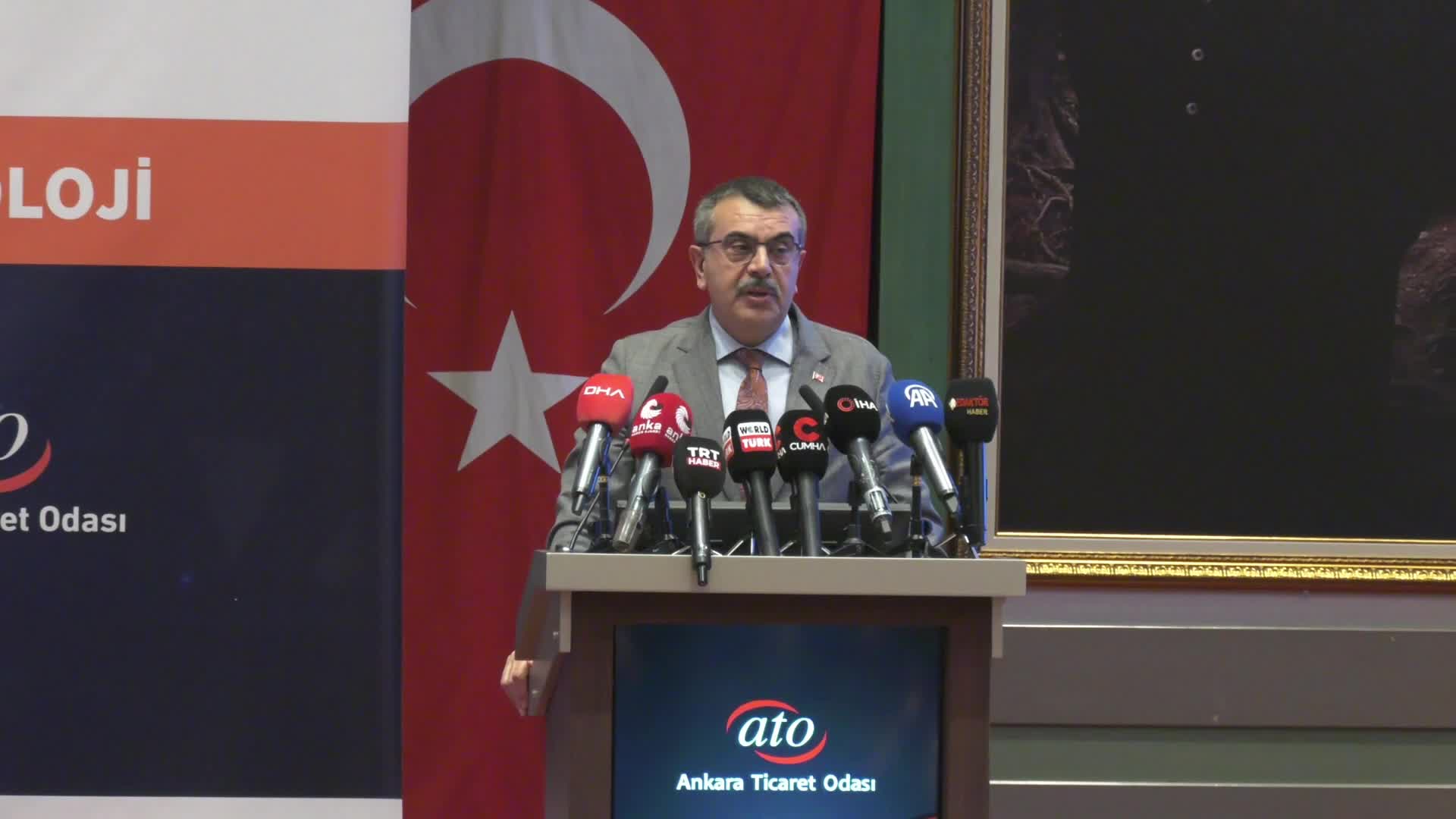 Yusuf Tekin: "Niye eleştiriyle karşı karşıya kaldığımızı anlamadık, mesleki ve teknik eğitimde iş dünyasıyla iş birliğini devam ettireceğiz"