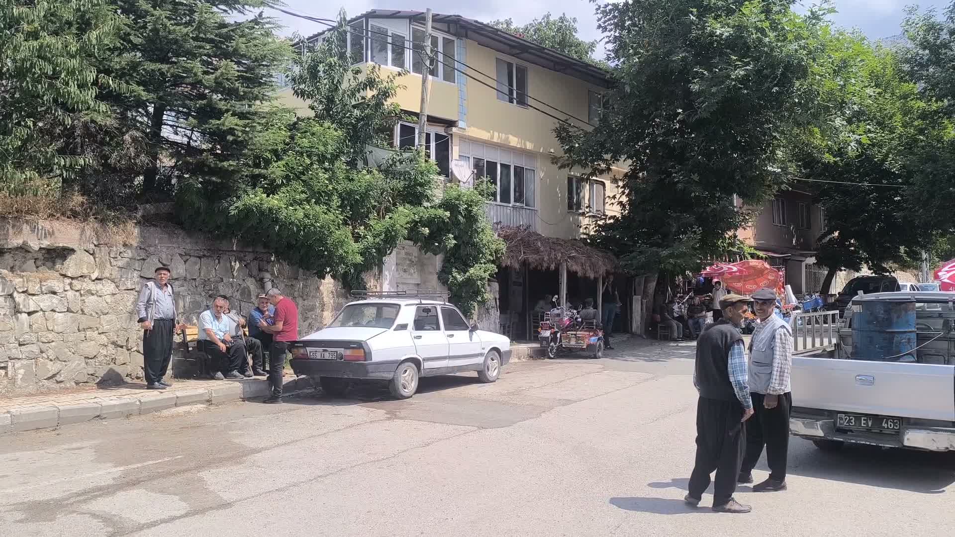 Kahramanmaraşlı emekli: "Çay 15 lira, nasıl içelim?"