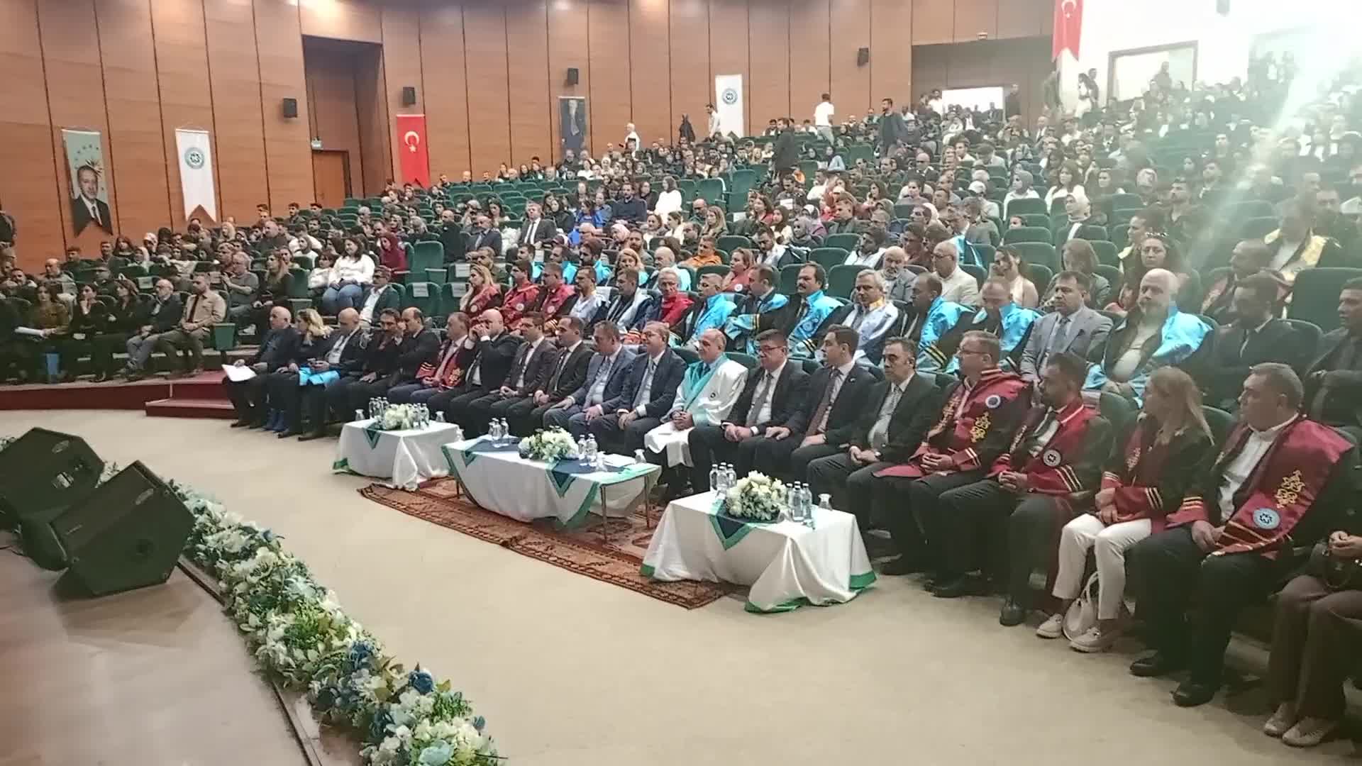Kars Kafkas Üniversitesi, 2025-2026 akademik yılı mezunlarını verdi