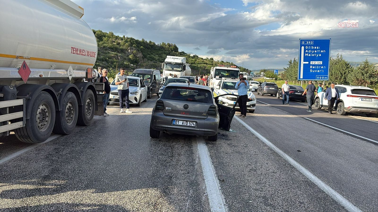 Adıyaman’daki kazada yaşamını yitiren anne ve 3 çocuğu toprağa verildi
