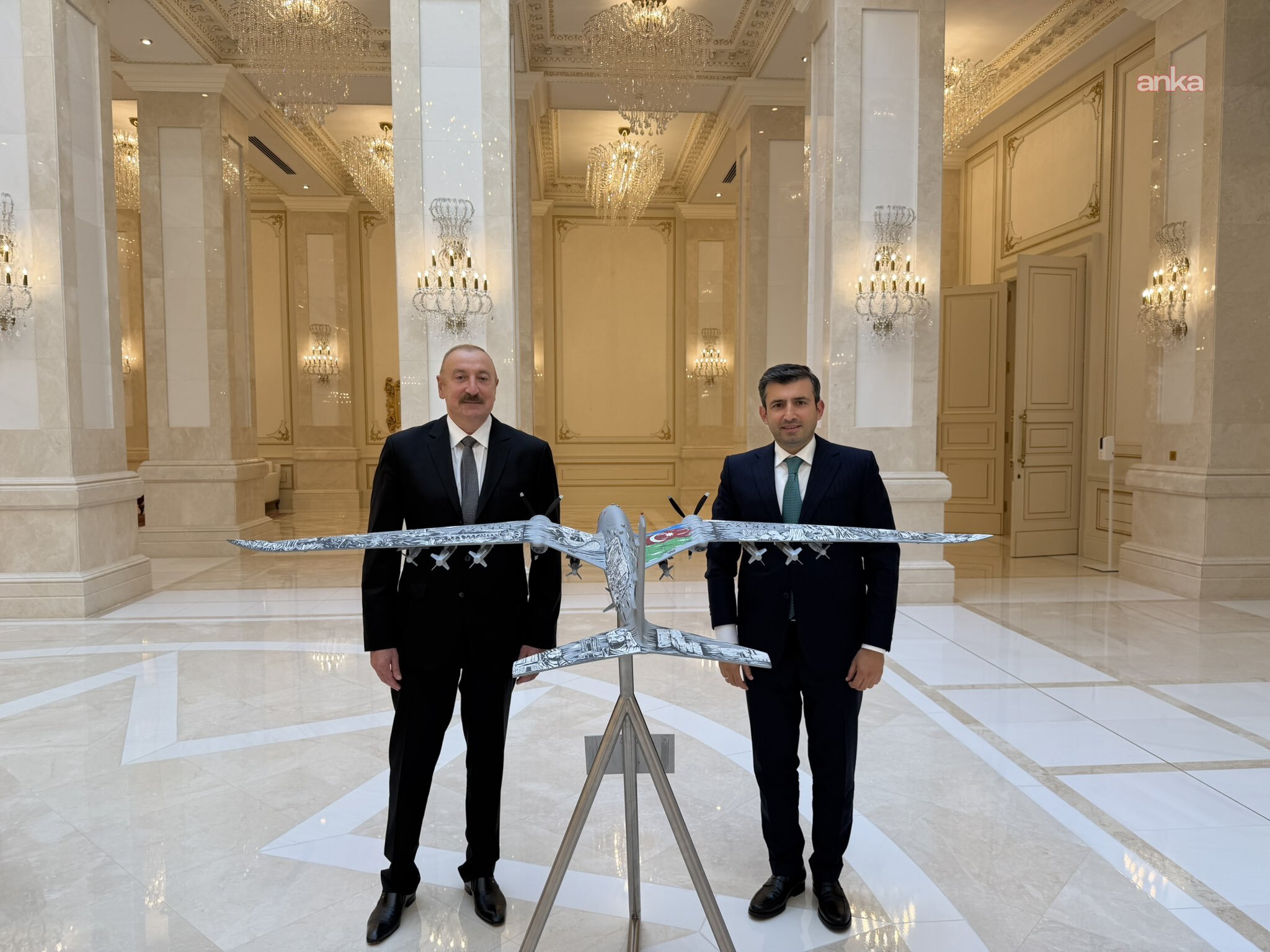 Azerbaycan Cumhurbaşkanı Aliyev, Selçuk Bayraktar'ı kabul etti