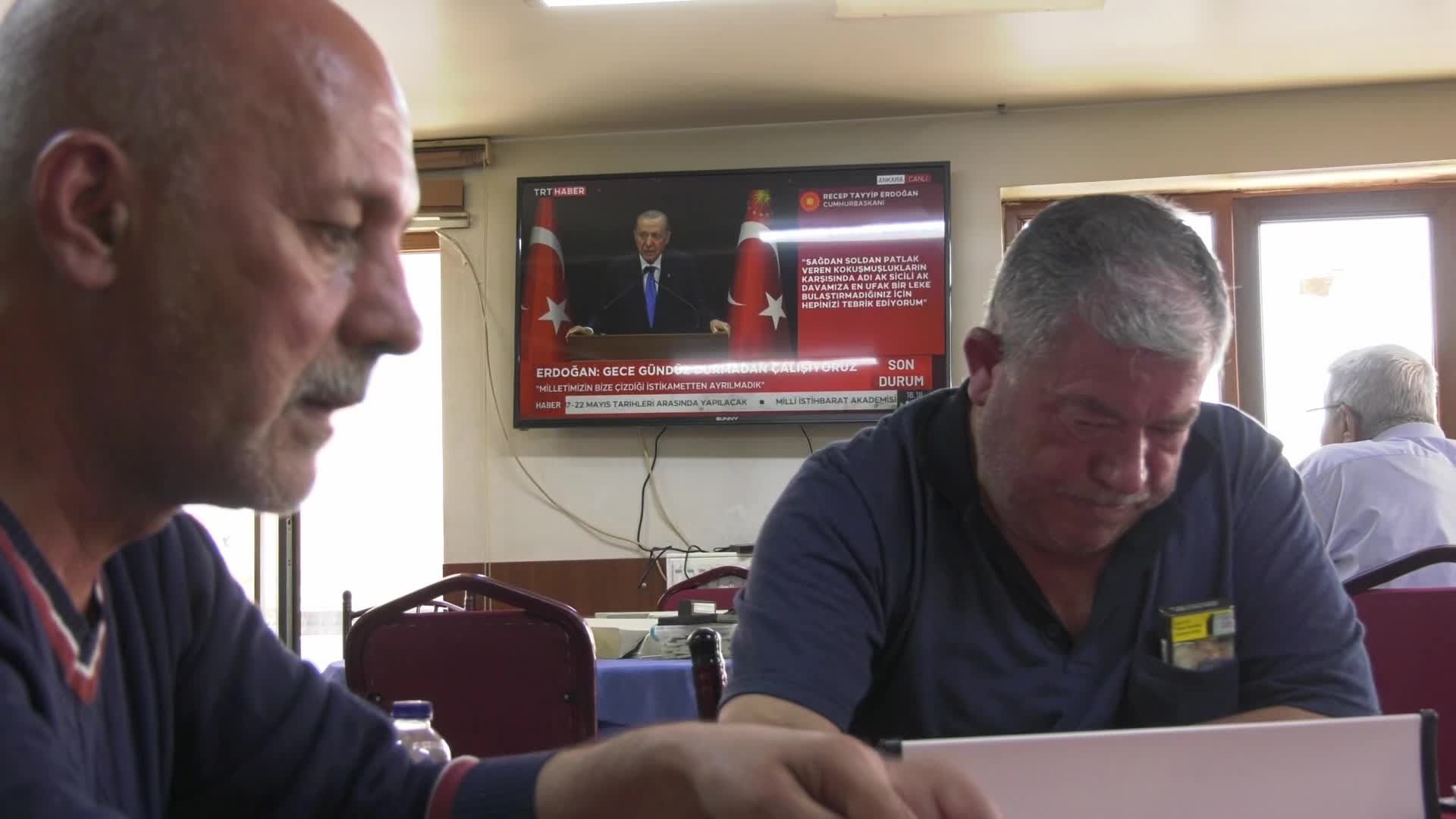 Burcu Köksal'ın AK Parti'ye katılmasına Afyonlulardan tepki: Keşke Silivri'de yatsaydı