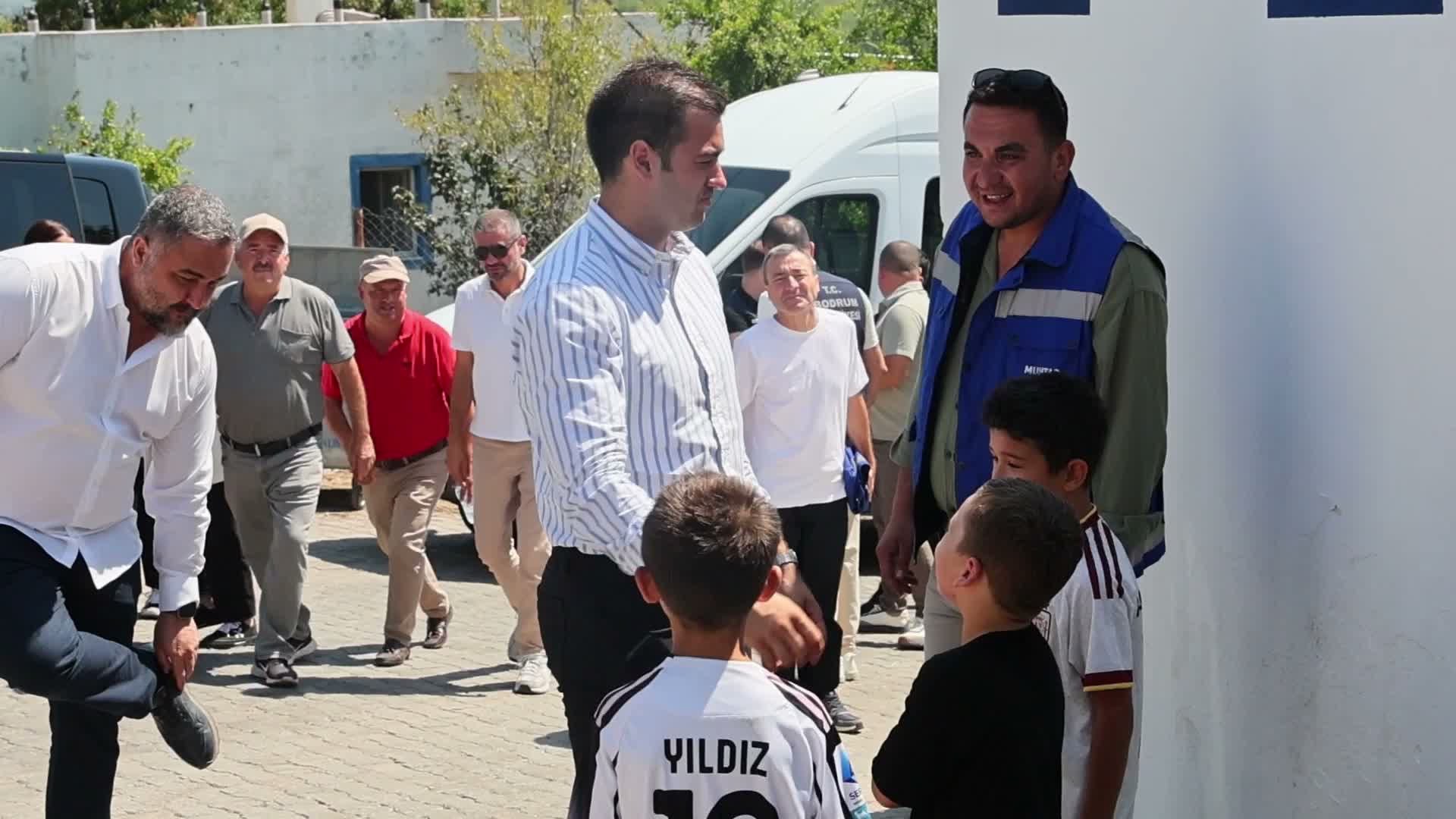 Bodrum Belediye Başkanı Mandalinci, saha ziyaretlerini Karaova’da sürdürdü