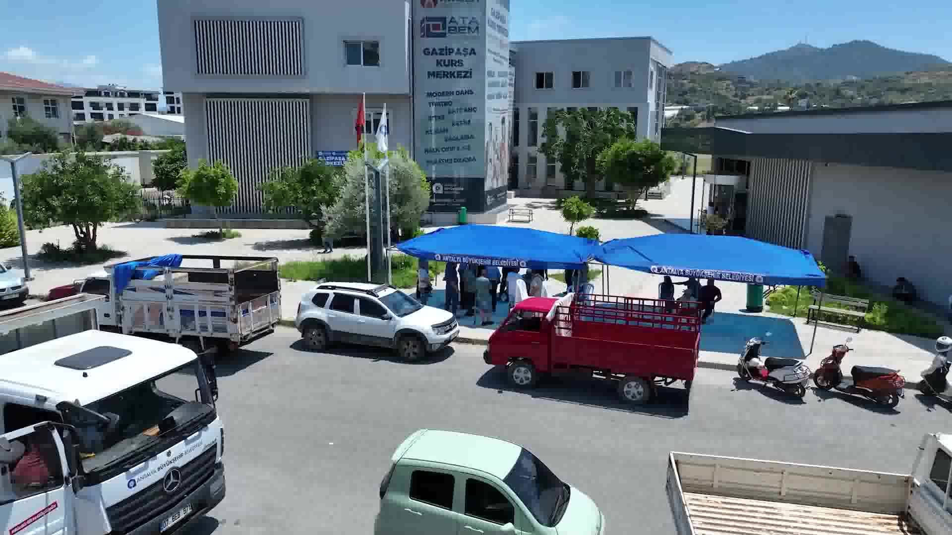 Antalya Büyükşehir Belediyesi'nden Gazipaşalı üreticilere naylon desteği