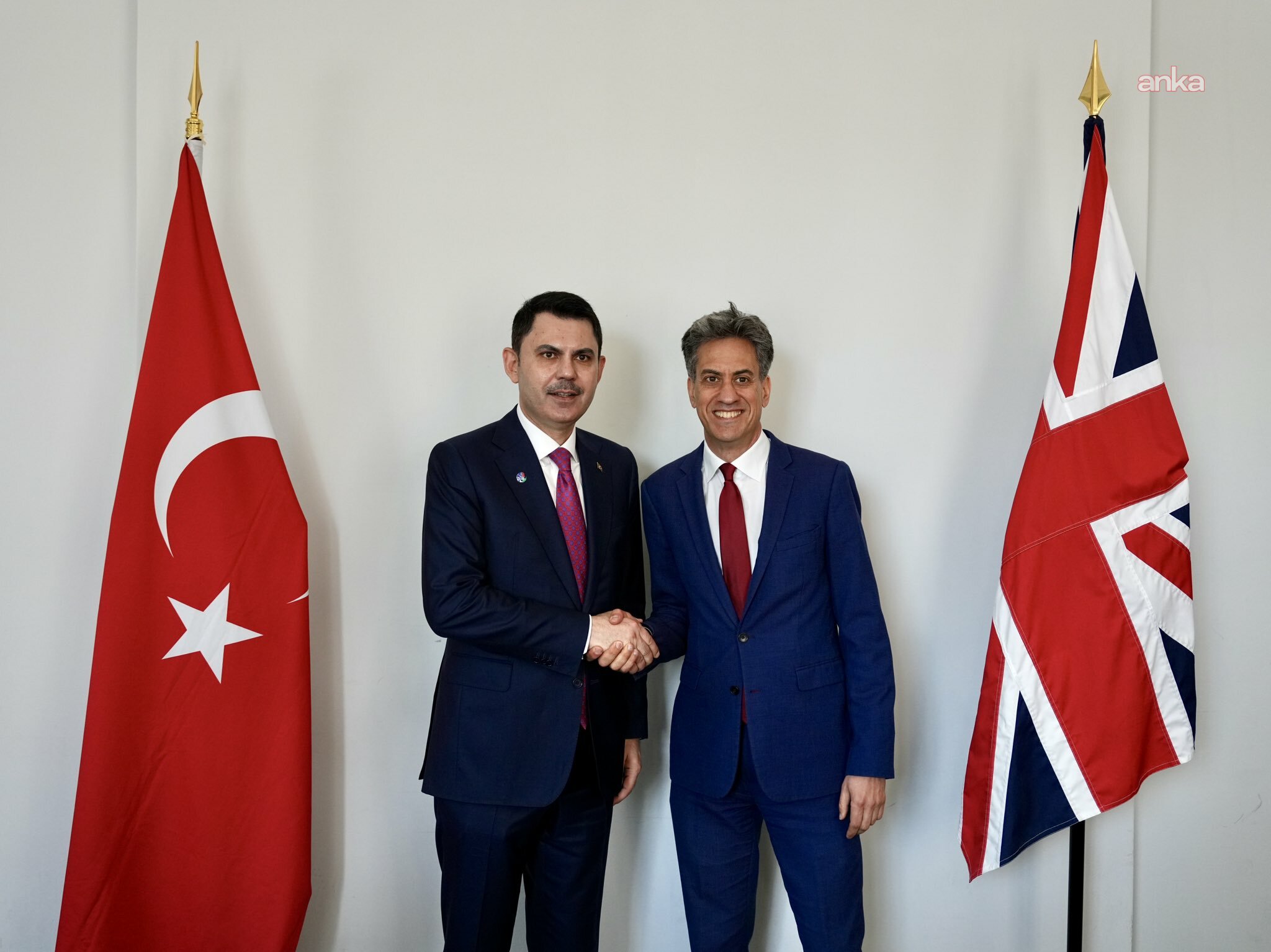 Bakan Kurum, İngiliz Bakan Miliband ile görüştü