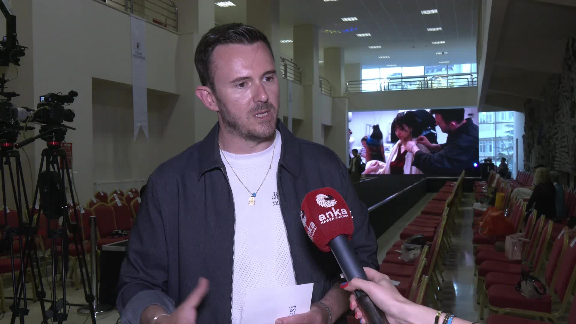 Atılım Üniversitesi'nin mezuniyet defilesinde öğrenciler "Z" temasıyla koleksiyonlarını sergiledi