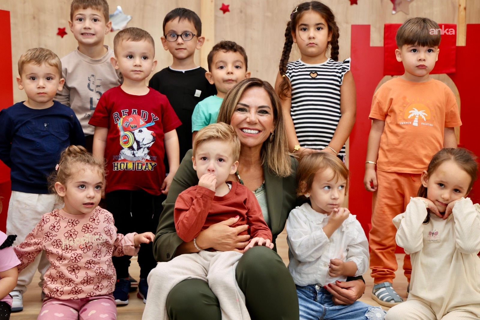 Tekirdağ Büyükşehir Belediye Başkanı Yüceer, minik öğrencilerin ilk hafta heyecanına ortak oldu